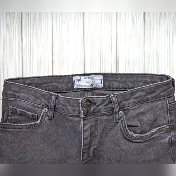 Free People Great Heights Fringe Cropped Skinny Jeans in Washed Black Size 26 - Picture 6 of 12